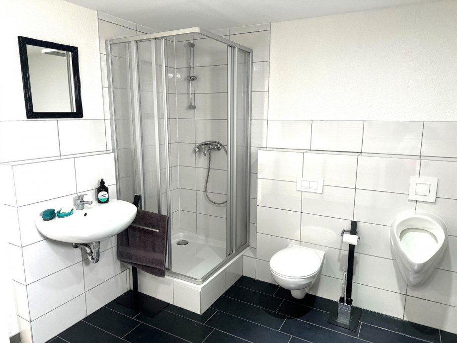 Mitarbeiter Toilette und Dusche Halle / Lager / Produktion Beilrode