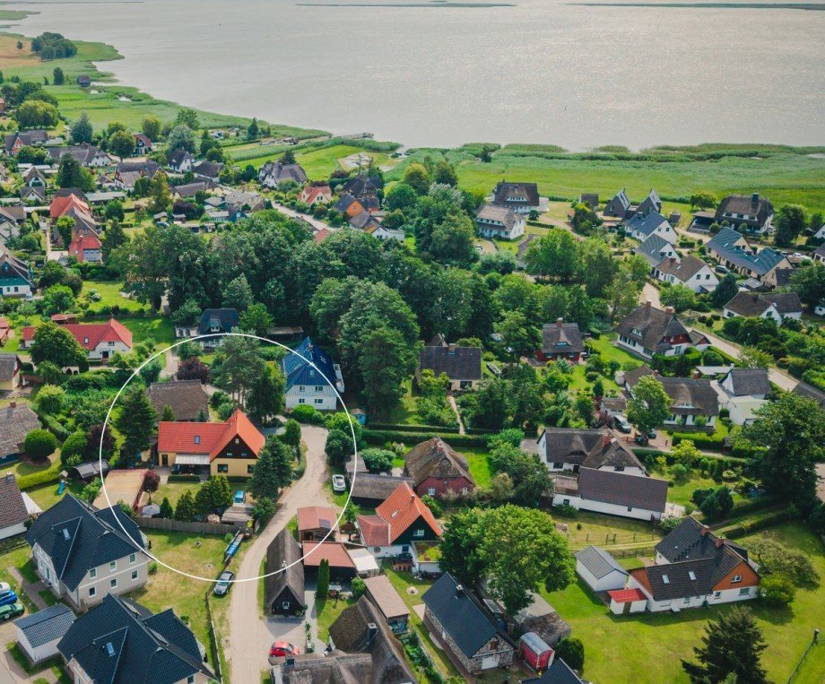 Lagebild Mehrfamilienhaus Born auf dem Dar�