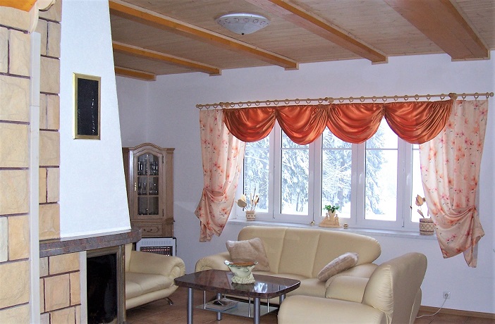 Wohnzimmerbereich mit Blick zur Lichtung Einfamilienhaus Karl�w